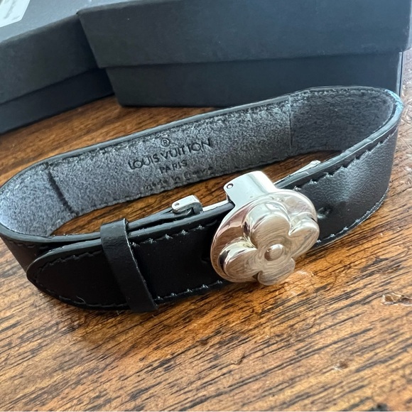 Louis Vuitton Bracelet Black LV Leather Belt Bracelet with Silver Tone Flower - Picture 1 of 12